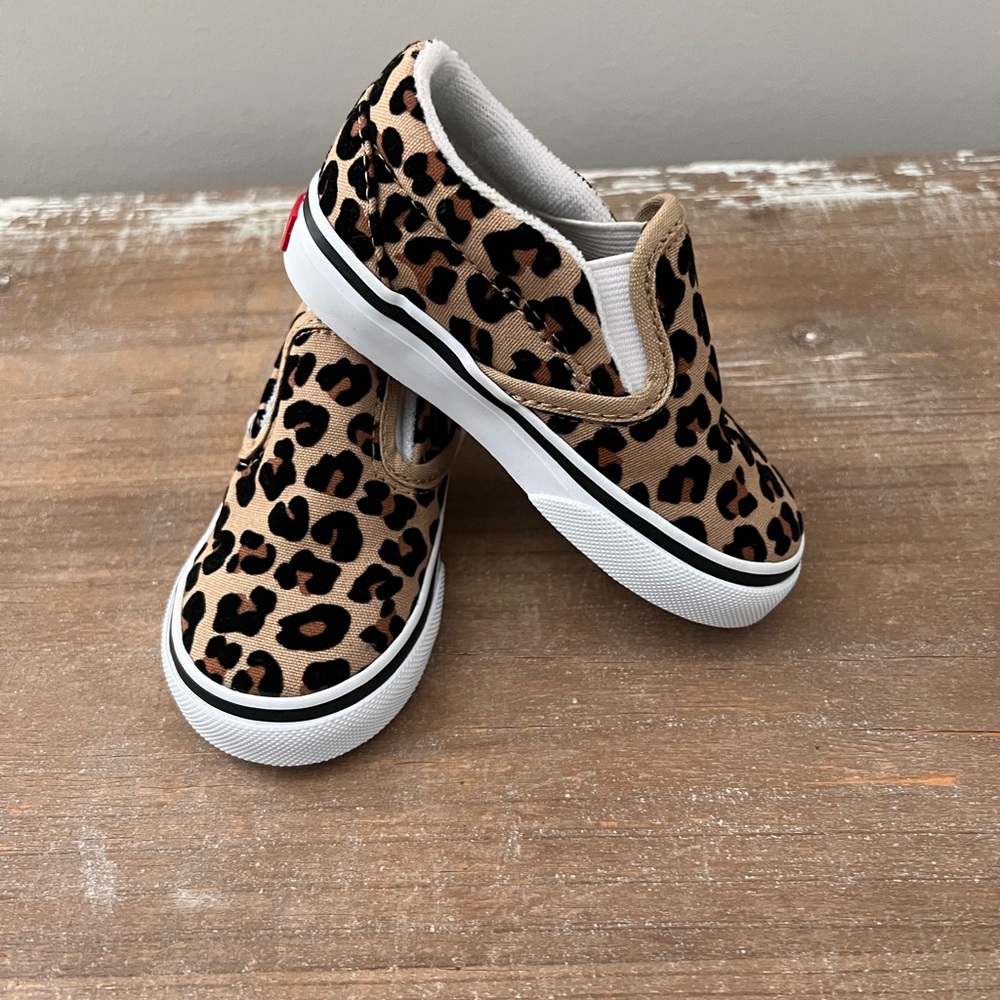 Leopard vans